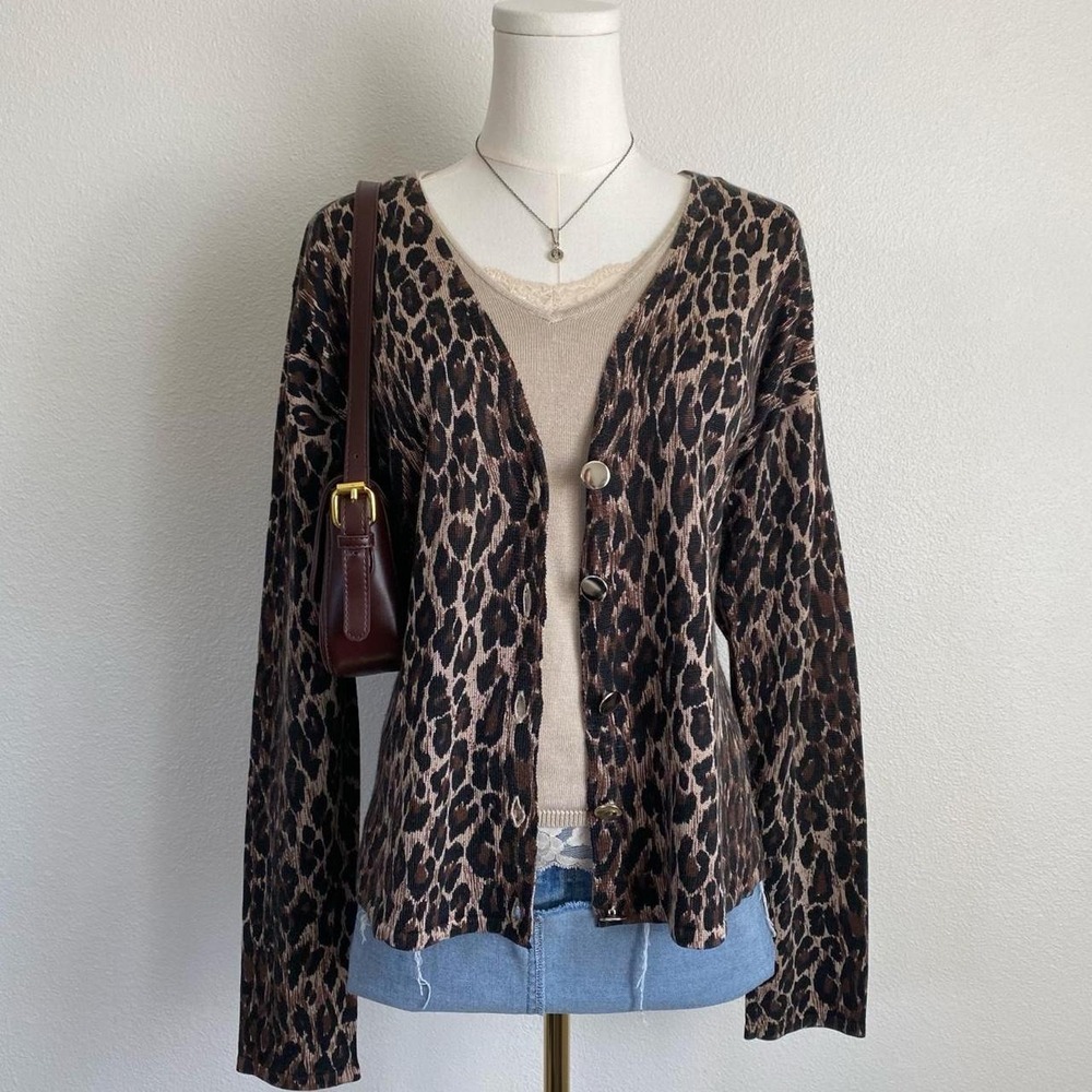 Vintage Apart Impressions Cheetah Print Button Cardigan